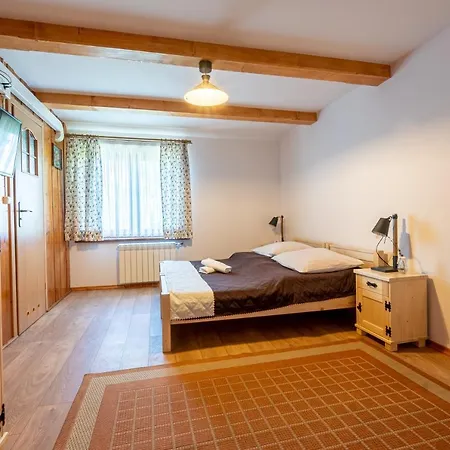 9 Sil Drewniany Dom Homestay