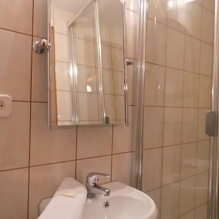 9 Sił Drewniany Dom *